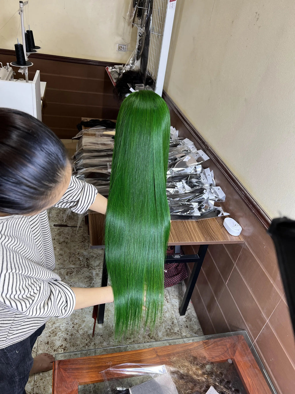 2024 Whosale Raw Vietnamese Human Hair Green Straight Glueless Full HD Transparent Wigs Training Heads Black Women